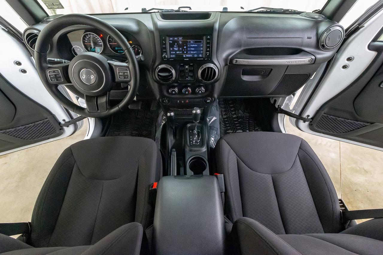 2018 Jeep Wrangler JK 4x4 Unlimited Willy&apos;s Red Deer AB