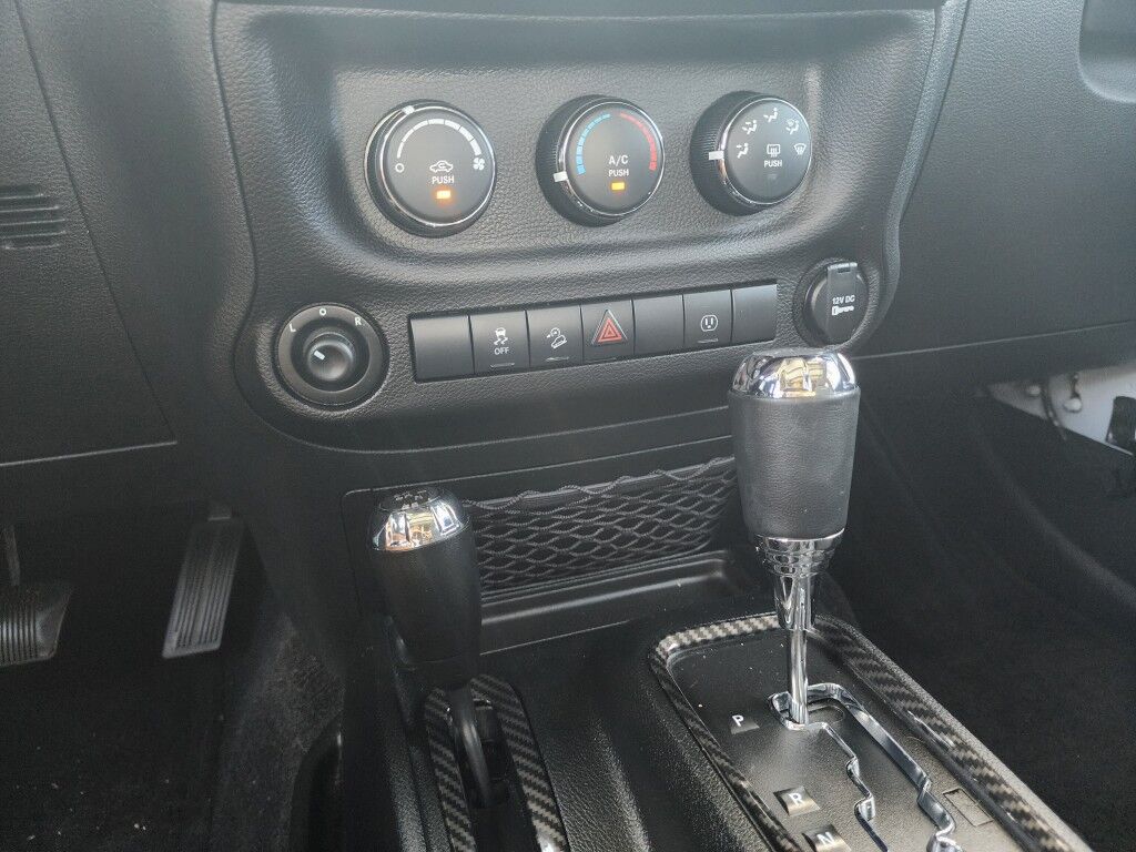 2018 Jeep Wrangler JK ALTITUDE~EXCELLENT CONDITION~LOW MILES~4X4~CHROME SHIFT KNOB~CRUISE CONTROL~FULL SIZE SPARE TIRE~REMOVABLE ROOF~TOW HOOKS Sarasota FL