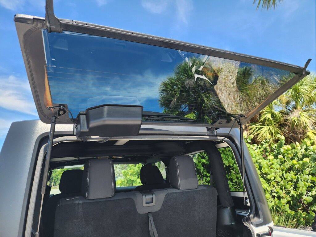 2018 Jeep Wrangler JK ALTITUDE~EXCELLENT CONDITION~LOW MILES~4X4~CHROME SHIFT KNOB~CRUISE CONTROL~FULL SIZE SPARE TIRE~REMOVABLE ROOF~TOW HOOKS Sarasota FL