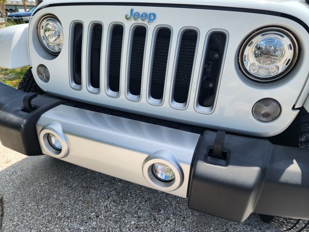2018 Jeep Wrangler JK ALTITUDE~EXCELLENT CONDITION~LOW MILES~4X4~CHROME SHIFT KNOB~CRUISE CONTROL~FULL SIZE SPARE TIRE~REMOVABLE ROOF~TOW HOOKS Sarasota FL
