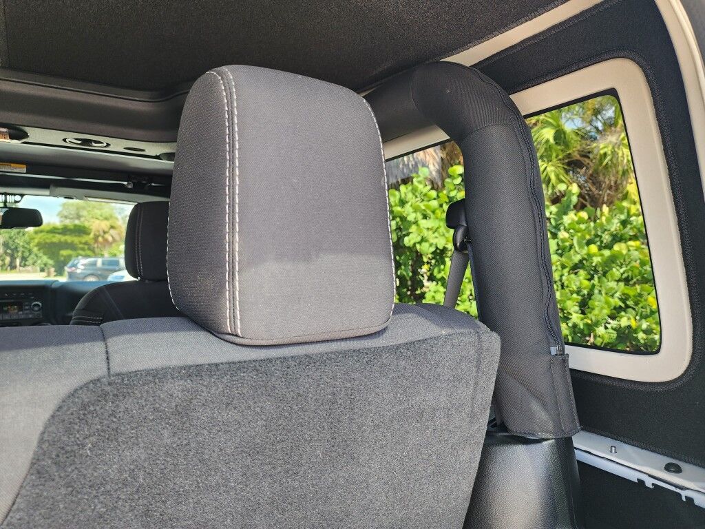 2018 Jeep Wrangler JK ALTITUDE~EXCELLENT CONDITION~LOW MILES~4X4~CHROME SHIFT KNOB~CRUISE CONTROL~FULL SIZE SPARE TIRE~REMOVABLE ROOF~TOW HOOKS Sarasota FL