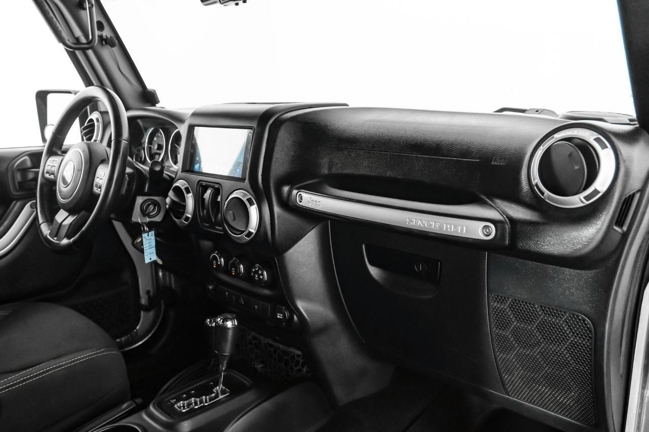 2018 Jeep Wrangler JK SAHARA 4WD AUTOMATIC SOFT TOP CONVERTIBLE CRUISE CONTROL TOW HITCH ALLOY WHEELS Carrollton TX