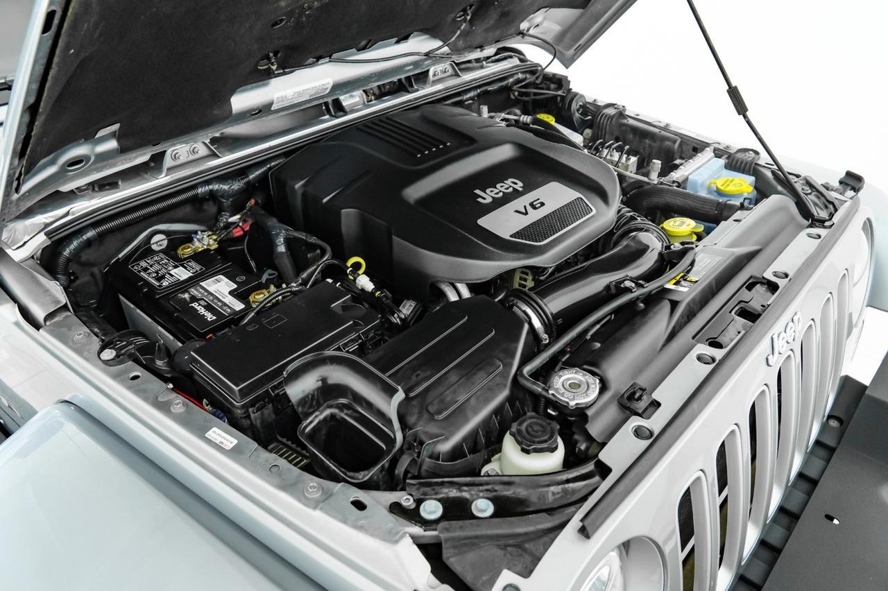 2018 Jeep Wrangler JK SAHARA 4WD AUTOMATIC SOFT TOP CONVERTIBLE CRUISE CONTROL TOW HITCH ALLOY WHEELS Carrollton TX