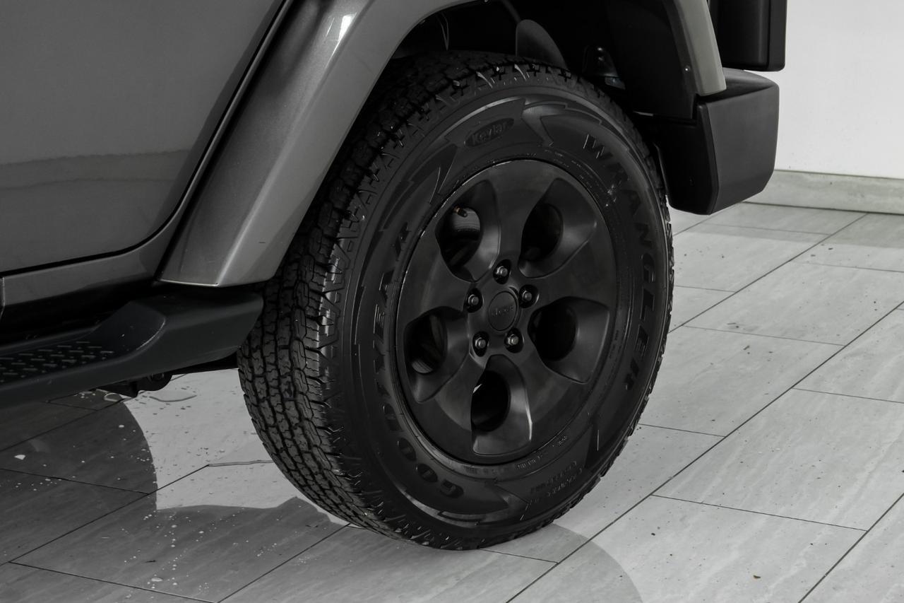 2018 Jeep Wrangler JK UNLIMITED SAHARA 4WD AUTOMATIC SOFT TOP CONVERTIBLE CRUISE CONTR Carrollton TX