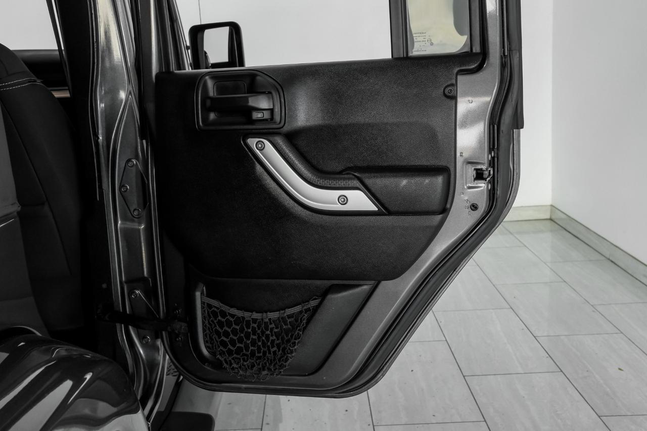 2018 Jeep Wrangler JK UNLIMITED SAHARA 4WD AUTOMATIC SOFT TOP CONVERTIBLE CRUISE CONTR Carrollton TX