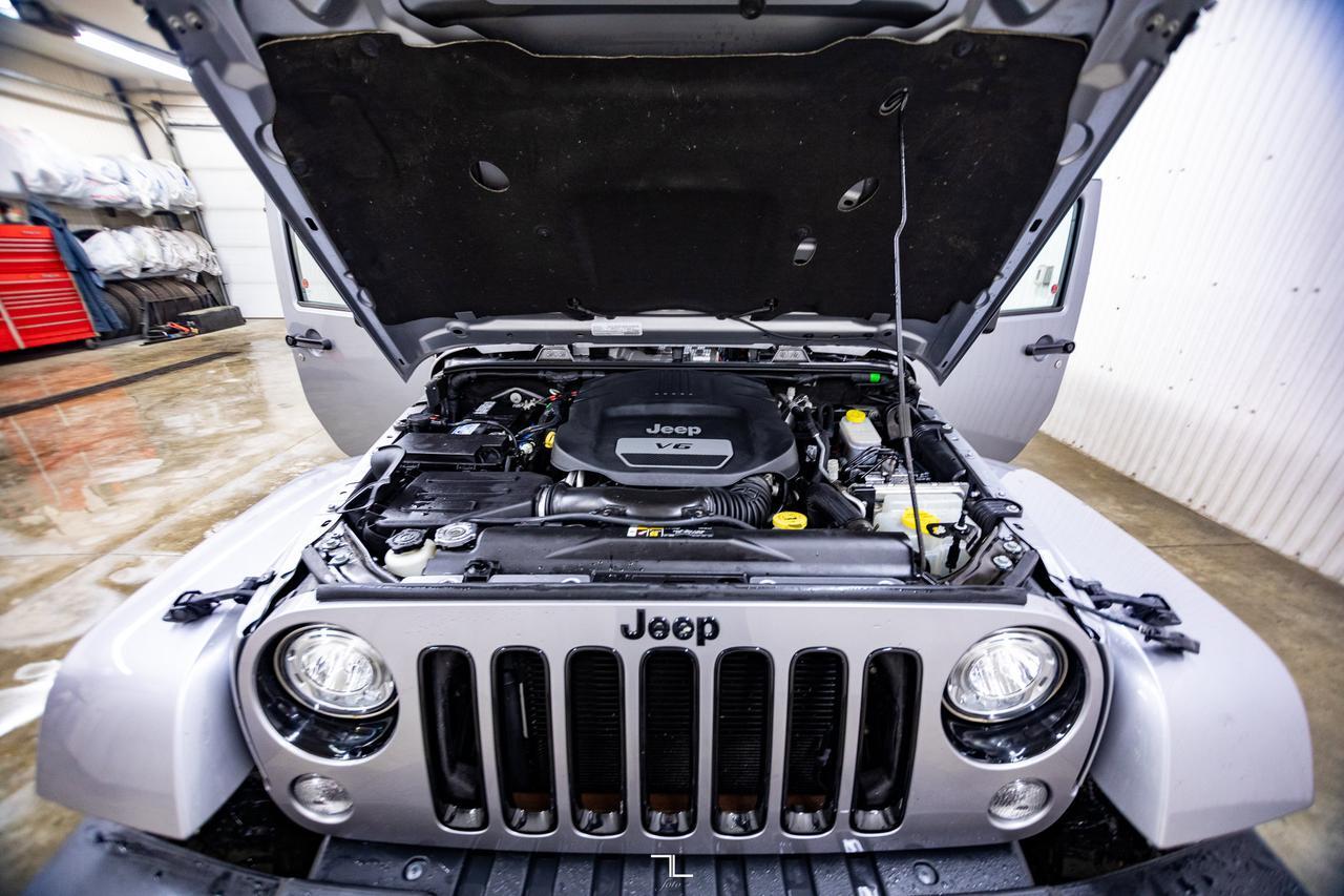 2018 Jeep Wrangler JK Unlimited 4x4 Altitude Leather Nav Red Deer AB