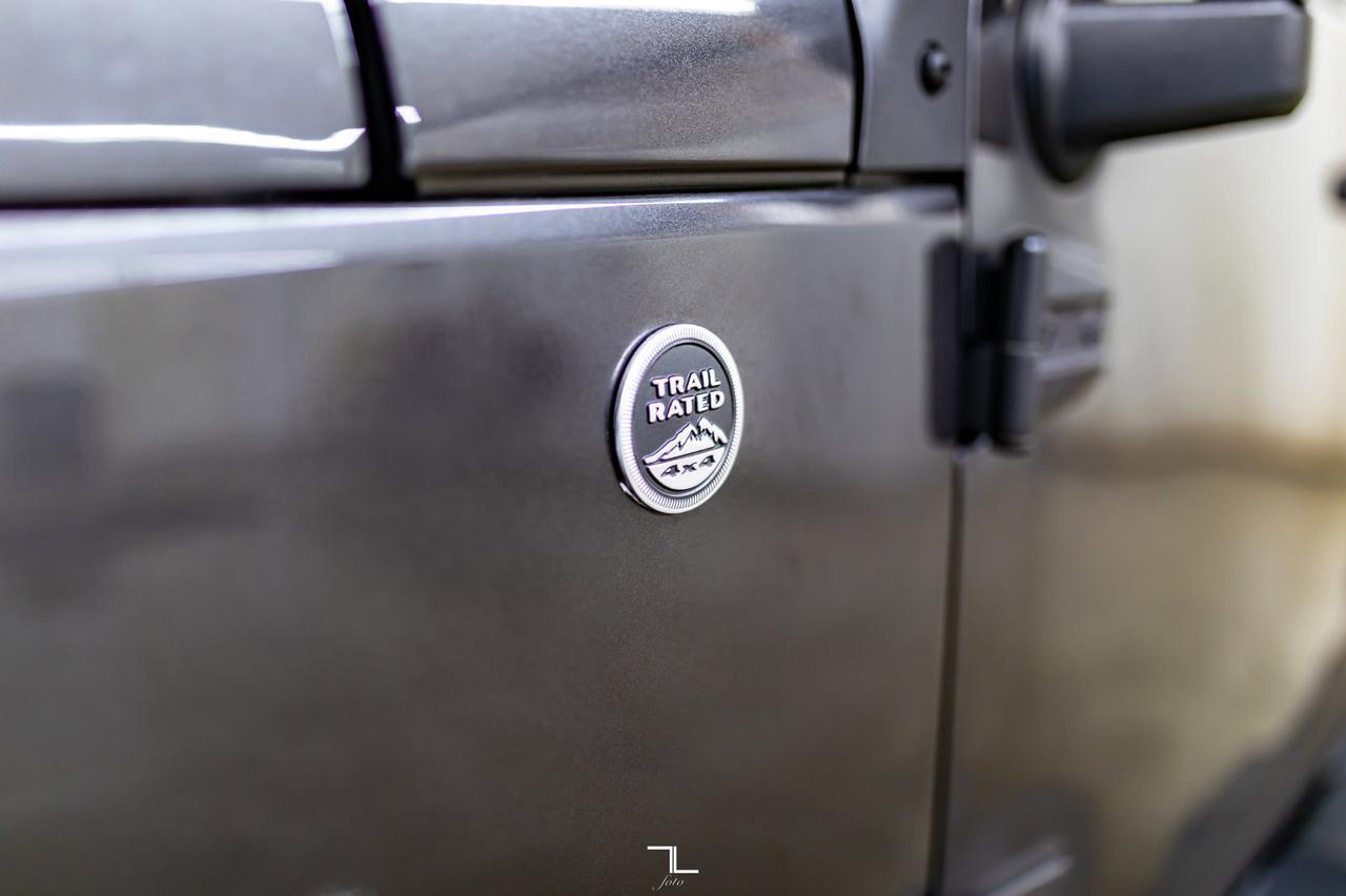 2018 Jeep Wrangler JK Unlimited 4x4 Altitude Leather Nav Red Deer AB