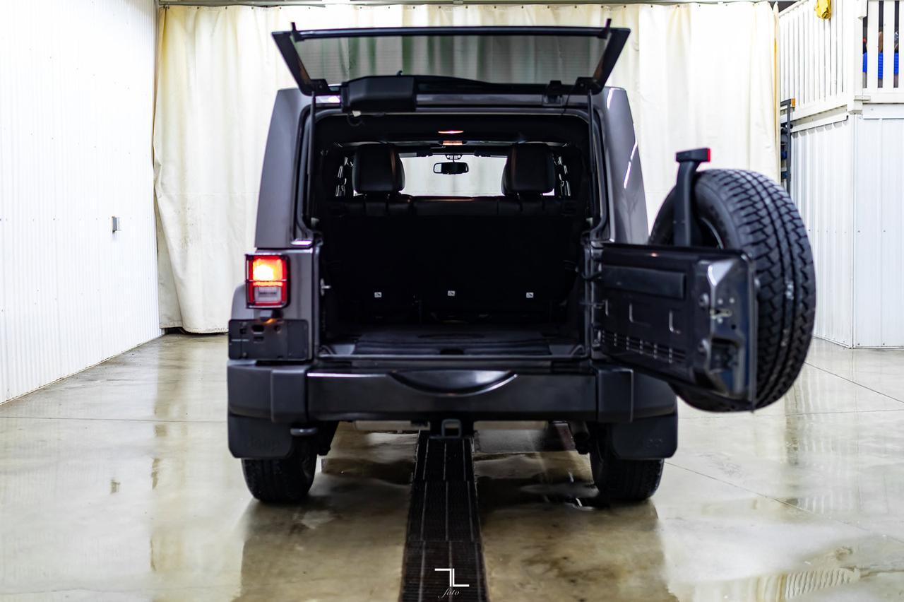 2018 Jeep Wrangler JK Unlimited 4x4 Altitude Leather Nav Red Deer AB