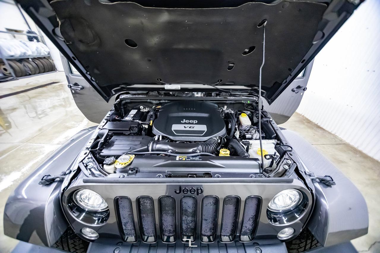 2018 Jeep Wrangler JK Unlimited 4x4 Altitude Leather Nav Red Deer AB