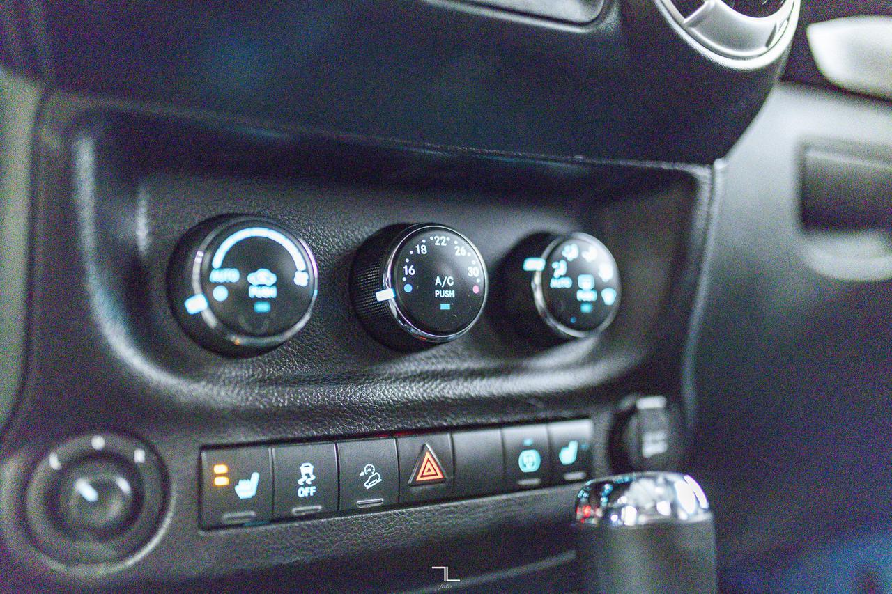 2018 Jeep Wrangler JK Unlimited 4x4 Sahara Nav Red Deer AB