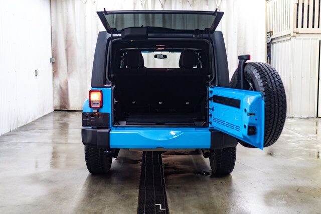 2018 Jeep Wrangler JK Unlimited 4x4 Sahara Nav Red Deer AB