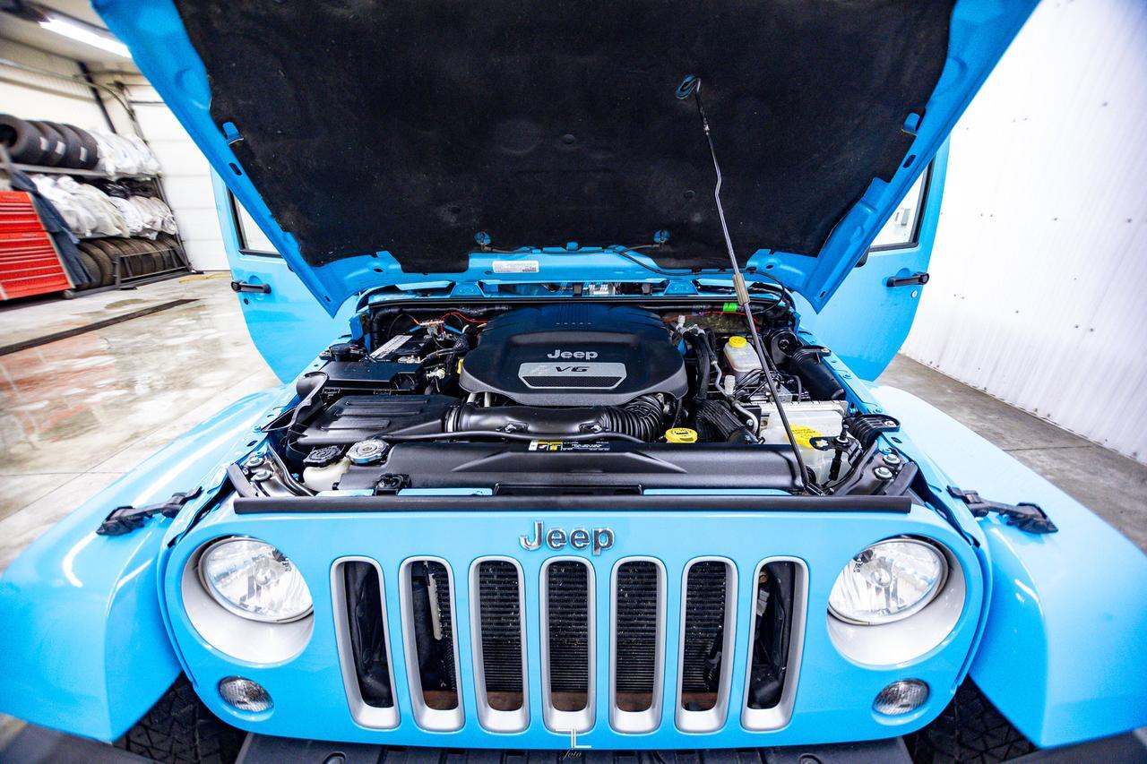 2018 Jeep Wrangler JK Unlimited 4x4 Sahara Nav Red Deer AB