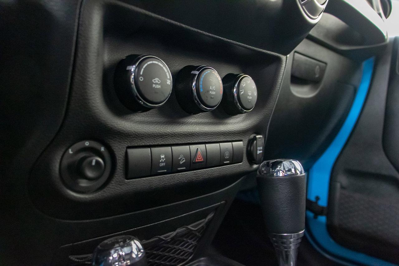 2018 Jeep Wrangler JK Unlimited 4x4 Sahara Nav Red Deer AB