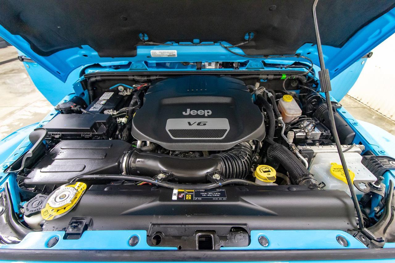 2018 Jeep Wrangler JK Unlimited 4x4 Sahara Nav Red Deer AB