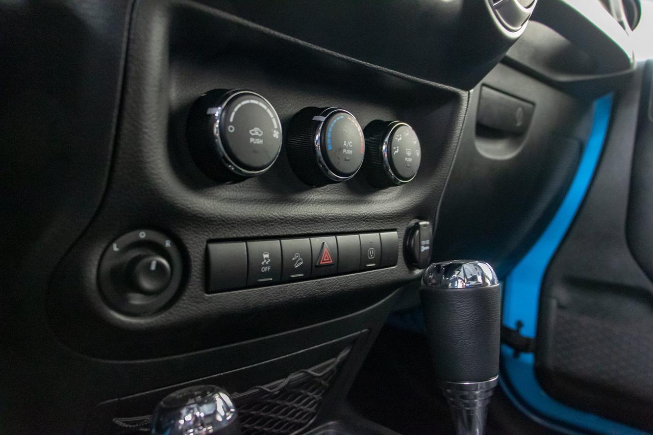 2018 Jeep Wrangler JK Unlimited 4x4 Sahara Nav Red Deer AB
