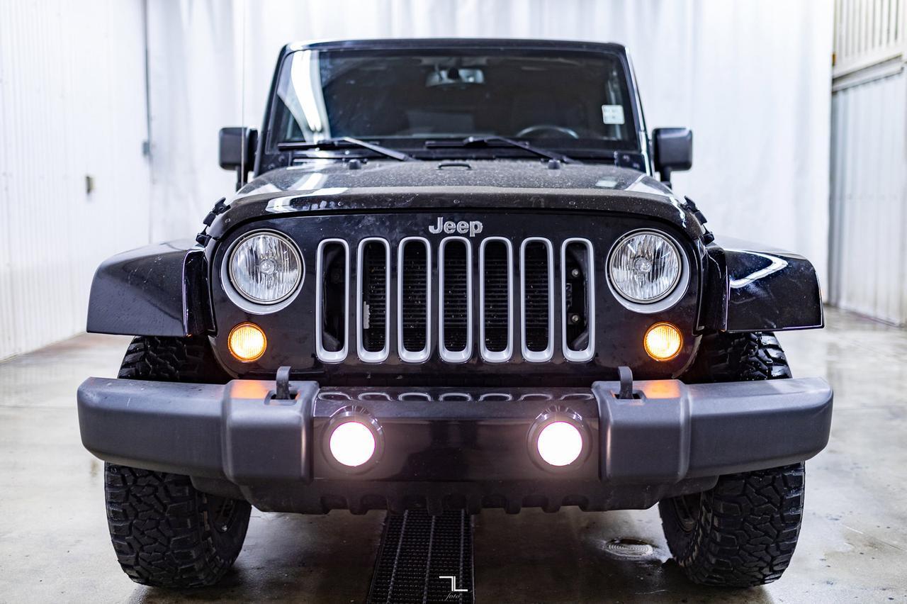 2018 Jeep Wrangler JK Unlimited 4x4 Sahara Nav Red Deer AB