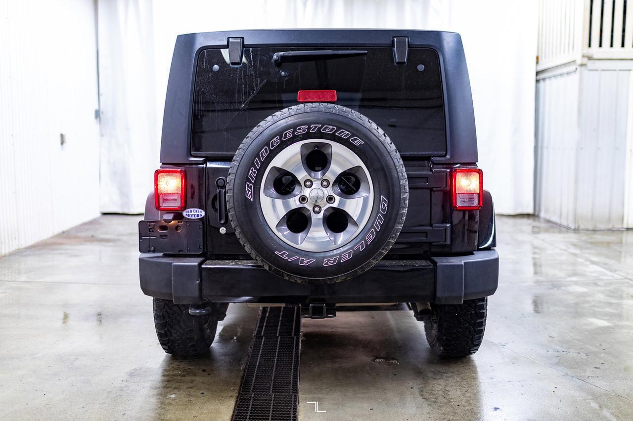 2018 Jeep Wrangler JK Unlimited 4x4 Sahara Nav Red Deer AB