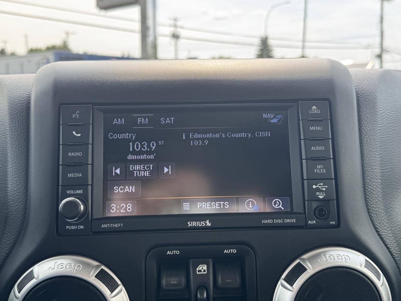 2018 Jeep Wrangler JK Unlimited Sahara 4x4 | Low KMs | V6 | NAV | Remote Start | Hardtop Redwater AB
