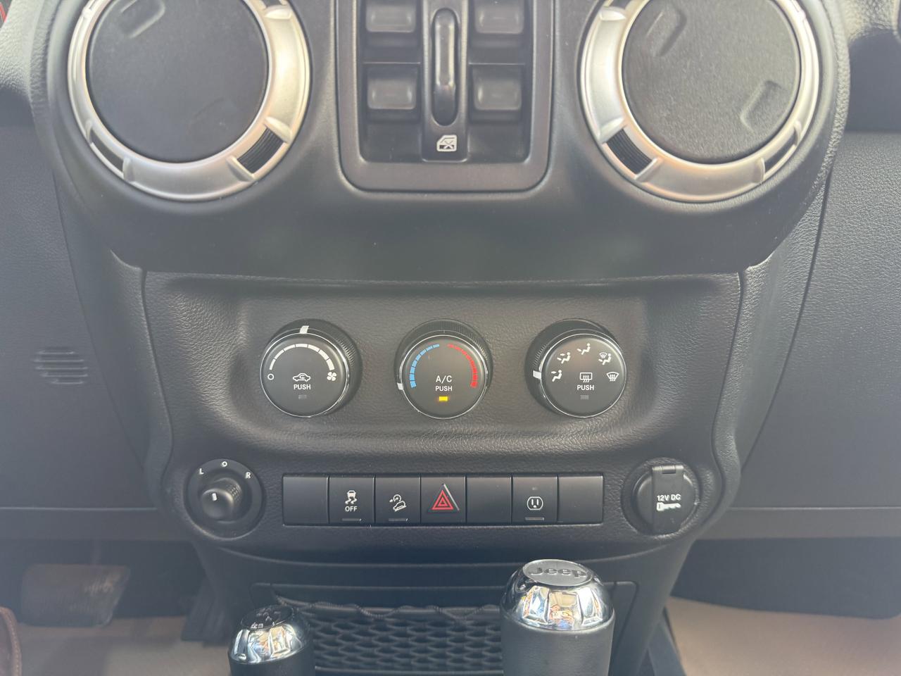 2018 Jeep Wrangler JK Unlimited Sahara 4x4 | Low KMs | V6 | NAV | Remote Start | Hardtop Redwater AB