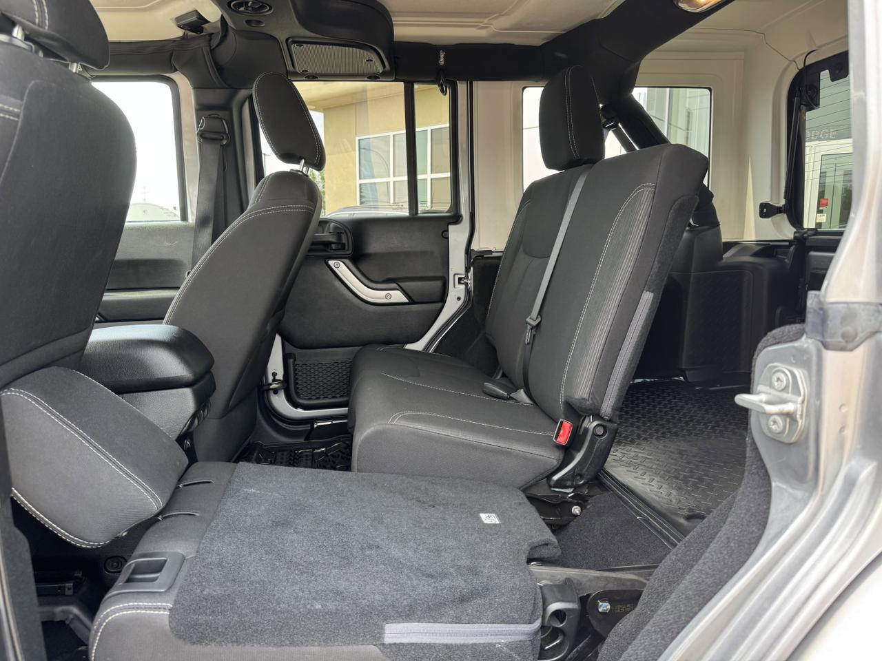 2018 Jeep Wrangler JK Unlimited Sahara 4x4 | Low KMs | V6 | NAV | Remote Start | Hardtop Redwater AB