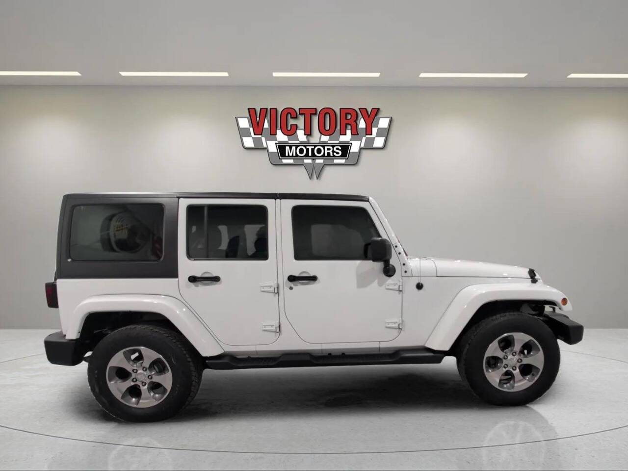 2018 Jeep Wrangler JK Unlimited Sahara 4x4 4dr SUV
