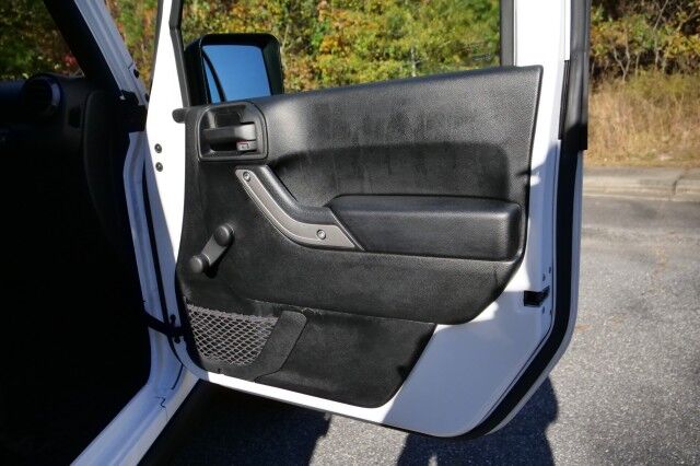 2018 Jeep Wrangler JK Unlimited Willys Wheeler 4X4 / Hard Top! High Point NC