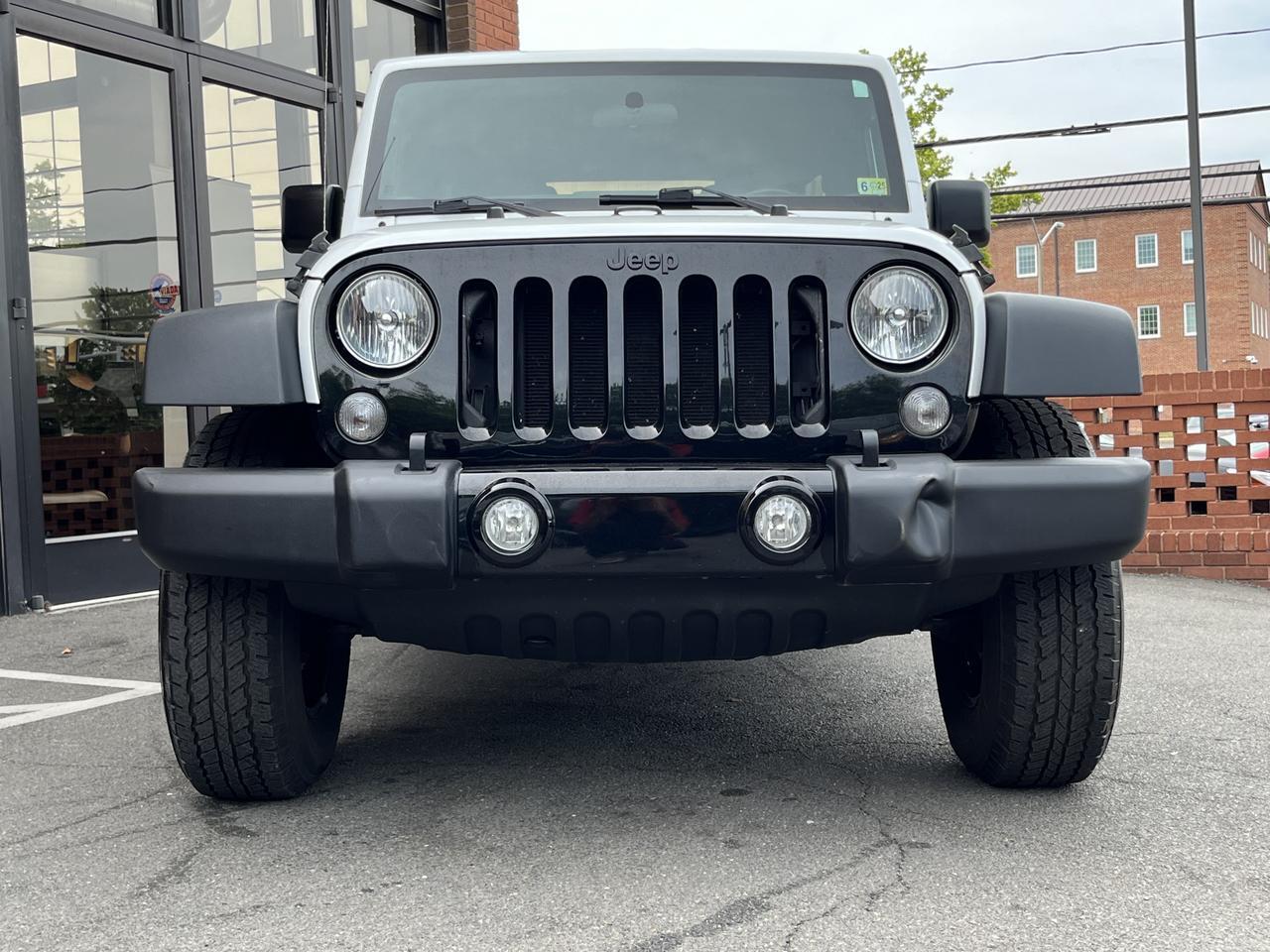 2018 Jeep Wrangler Unlimited Willys Wheeler photo 4