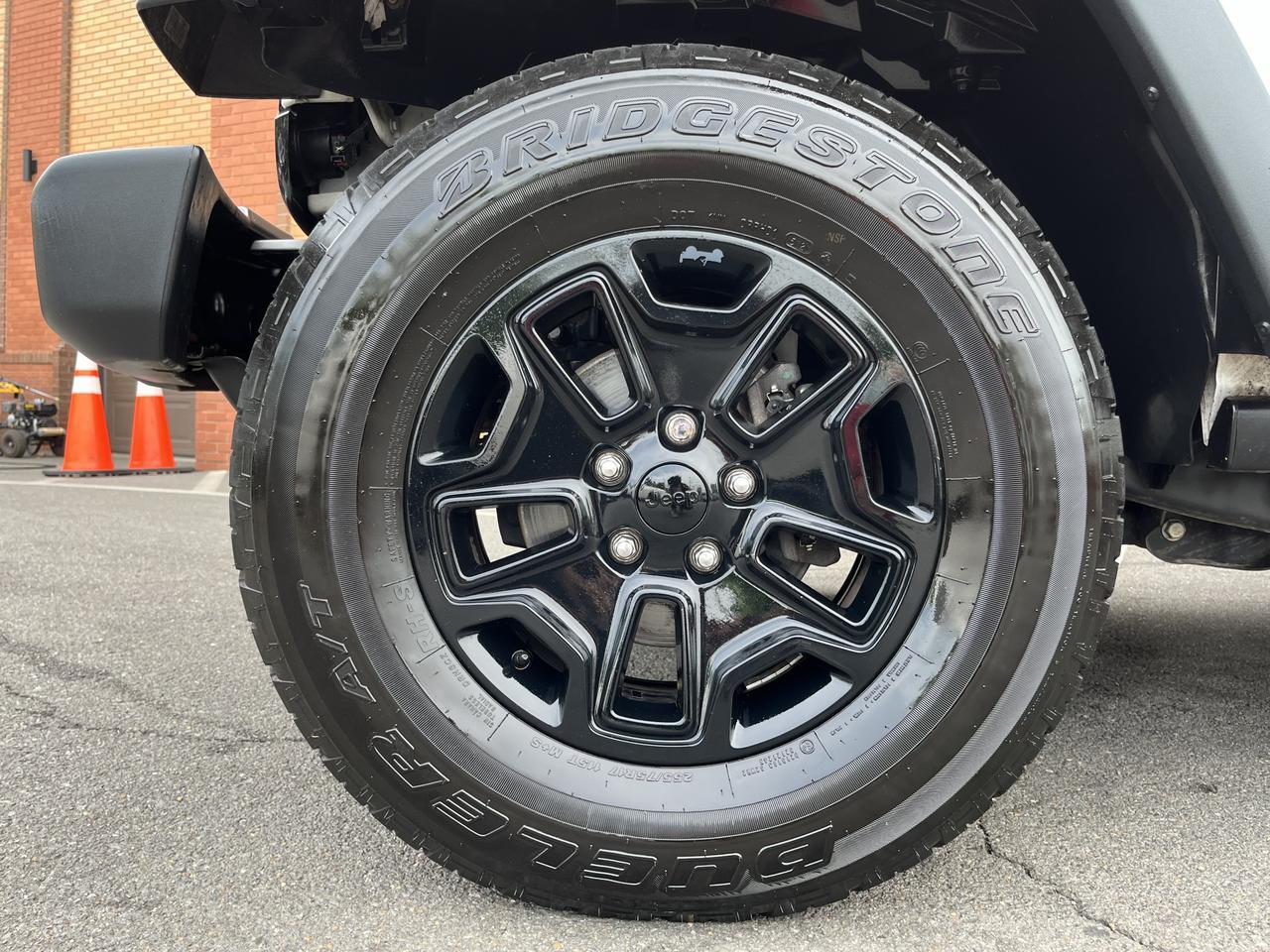 2018 Jeep Wrangler Unlimited Willys Wheeler photo 12