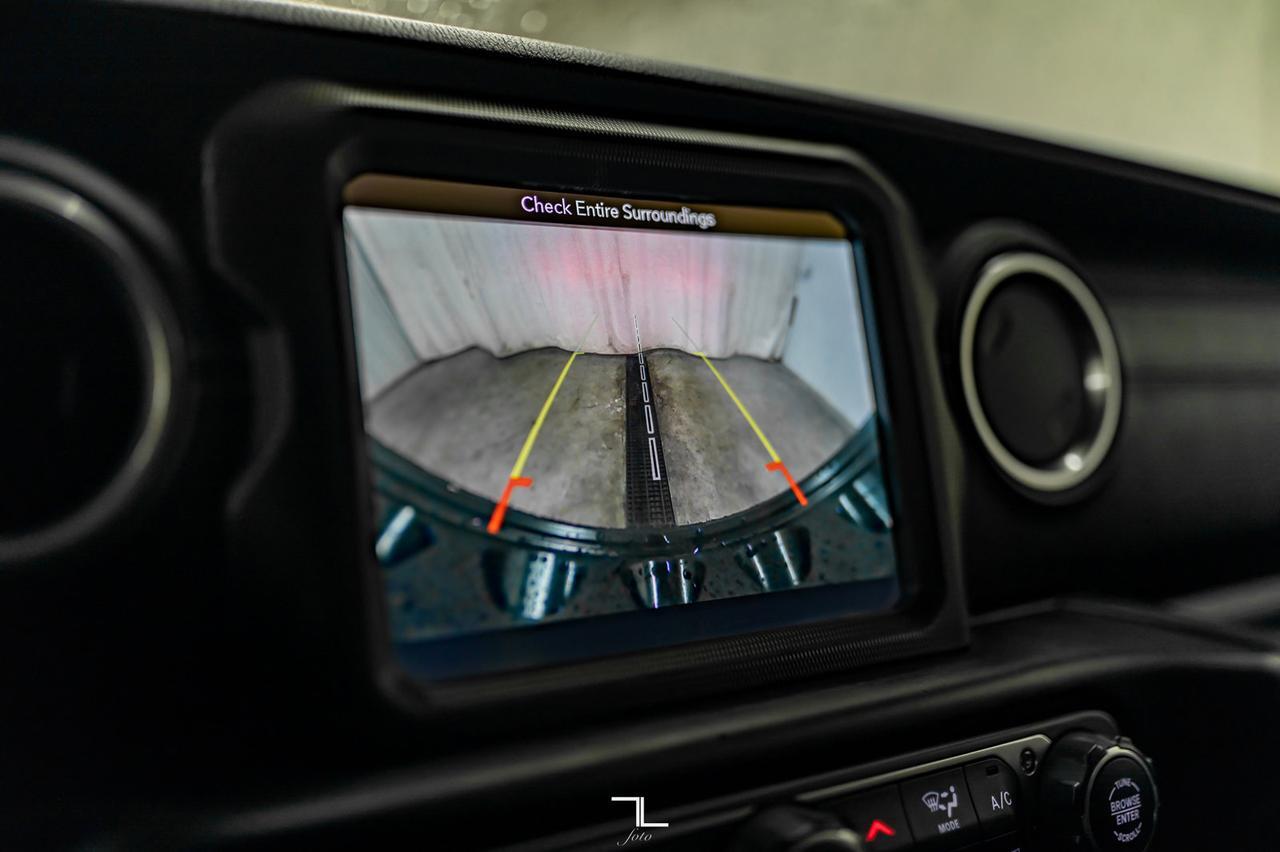 2018 Jeep Wrangler Unlimited 4x4 Sahara Leather Nav BCam Lift Red Deer AB