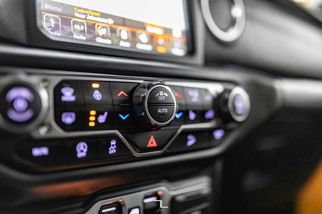 2018 Jeep Wrangler Unlimited 4x4 Sahara Leather Nav BCam Lift Red Deer AB