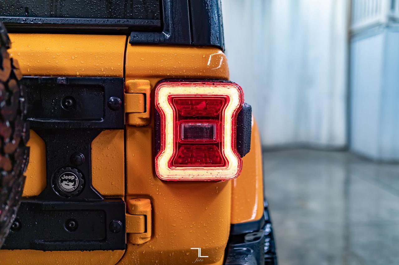 2018 Jeep Wrangler Unlimited 4x4 Sahara Leather Nav BCam Lift Red Deer AB