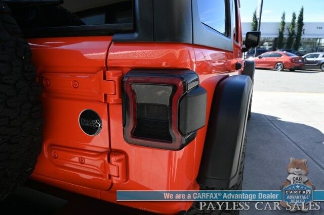2018 Jeep Wrangler Unlimited Rubicon / 4X4 / Cold Weather Group / Auto Start / Heated Seats & Steering Wheel / Apple CarPlay & Android Auto / Back Up Camera / LED Lights / OEDRO Bumpers & Running Boards / Luggag Rack / Tow Pkg Anchorage AK