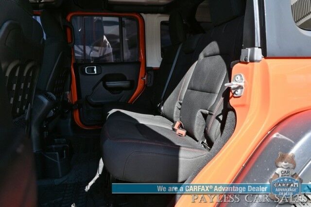 2018 Jeep Wrangler Unlimited Rubicon / 4X4 / Cold Weather Group / Auto Start / Heated Seats & Steering Wheel / Apple CarPlay & Android Auto / Back Up Camera / LED Lights / OEDRO Bumpers & Running Boards / Luggag Rack / Tow Pkg Anchorage AK
