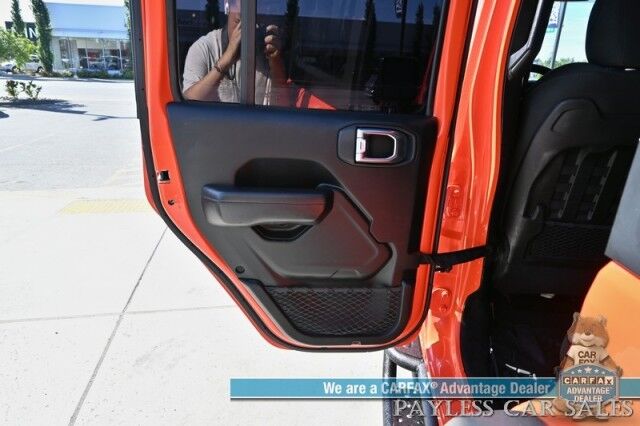 2018 Jeep Wrangler Unlimited Rubicon / 4X4 / Cold Weather Group / Auto Start / Heated Seats & Steering Wheel / Apple CarPlay & Android Auto / Back Up Camera / LED Lights / OEDRO Bumpers & Running Boards / Luggag Rack / Tow Pkg Anchorage AK