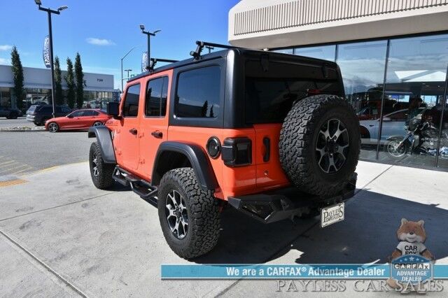 2018 Jeep Wrangler Unlimited Rubicon / 4X4 / Cold Weather Group / Auto Start / Heated Seats & Steering Wheel / Apple CarPlay & Android Auto / Back Up Camera / LED Lights / OEDRO Bumpers & Running Boards / Luggag Rack / Tow Pkg Anchorage AK