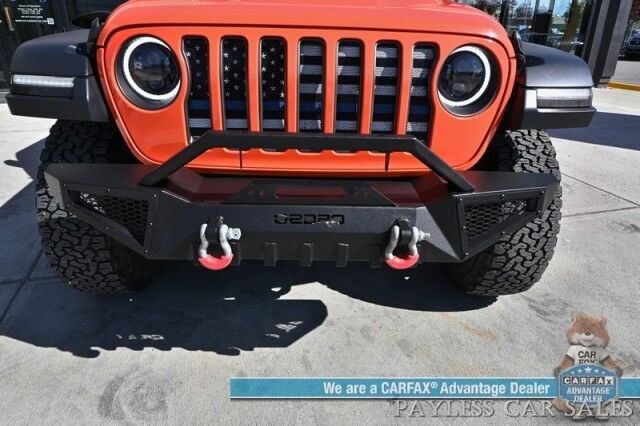 2018 Jeep Wrangler Unlimited Rubicon / 4X4 / Cold Weather Group / Auto Start / Heated Seats & Steering Wheel / Apple CarPlay & Android Auto / Back Up Camera / LED Lights / OEDRO Bumpers & Running Boards / Luggag Rack / Tow Pkg Anchorage AK