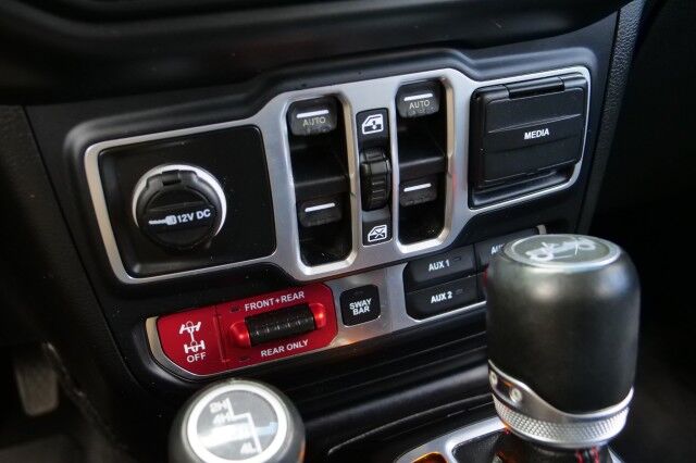 2018 Jeep Wrangler Unlimited Rubicon 4X4 / Steel Bumper Group / Heated Seats! High Point NC