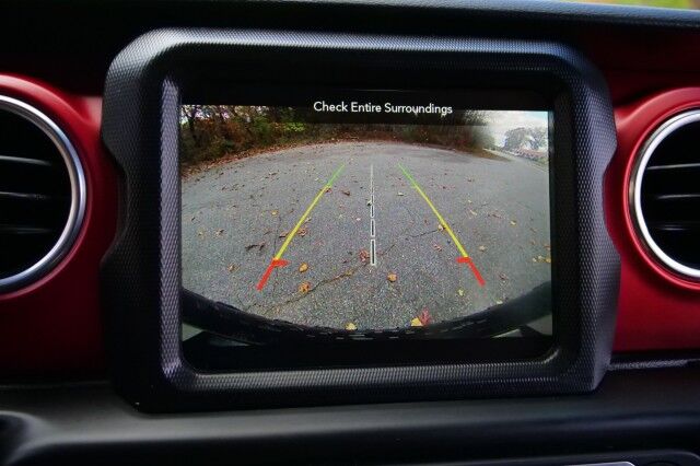 2018 Jeep Wrangler Unlimited Rubicon 4X4 / Steel Bumper Group / Heated Seats! High Point NC