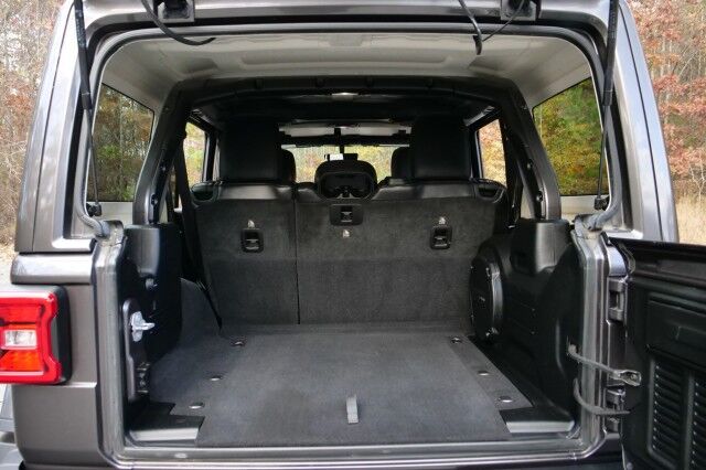 2018 Jeep Wrangler Unlimited Rubicon 4X4 / Steel Bumper Group / Heated Seats! High Point NC