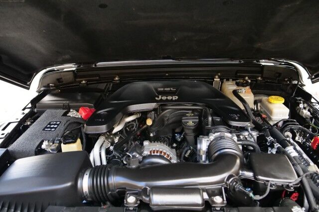 2018 Jeep Wrangler Unlimited Rubicon 4X4 / Steel Bumper Group / Heated Seats! High Point NC