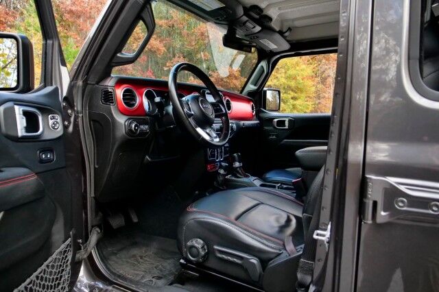 2018 Jeep Wrangler Unlimited Rubicon 4X4 / Steel Bumper Group / Heated Seats! High Point NC