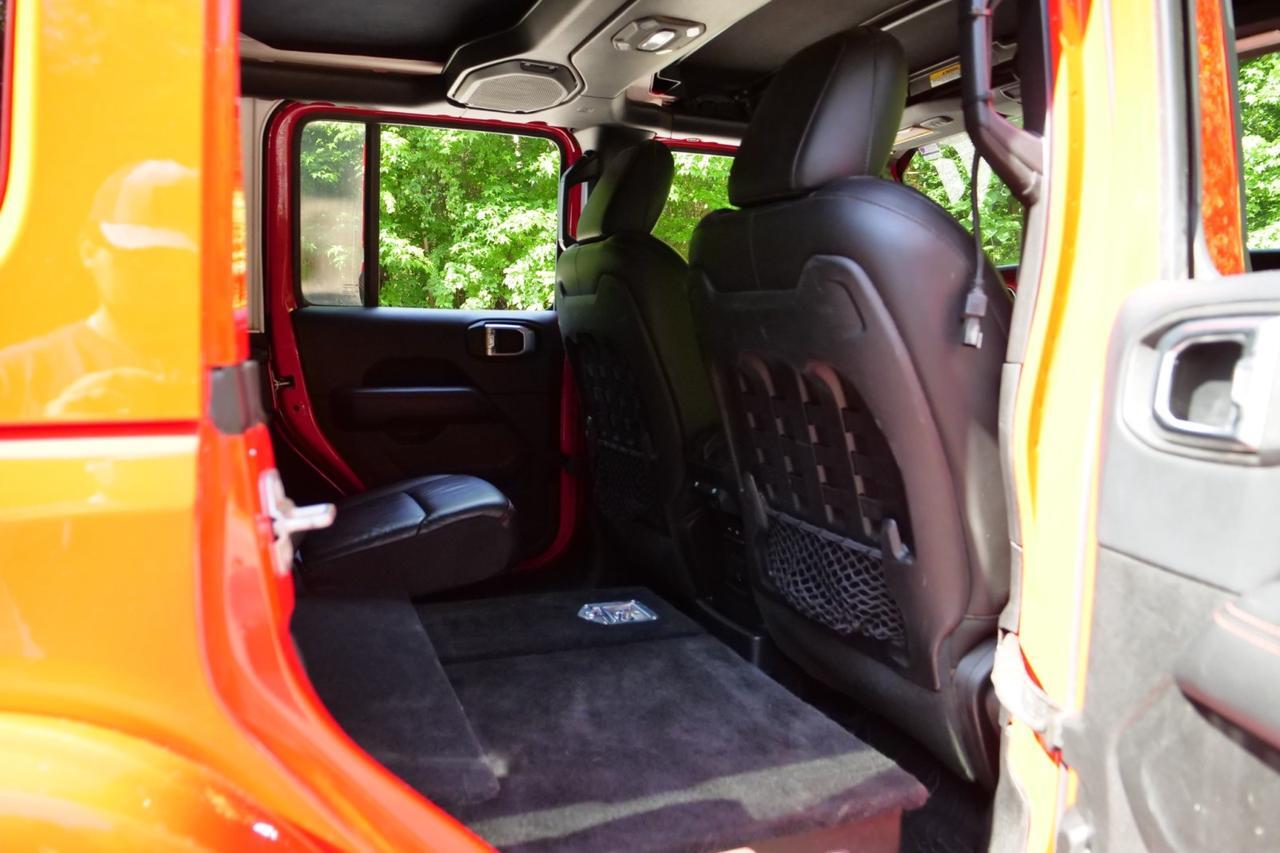 2018 Jeep Wrangler Unlimited Rubicon 4X4 / UPGRADES / Heated Leather Seats! High Point NC