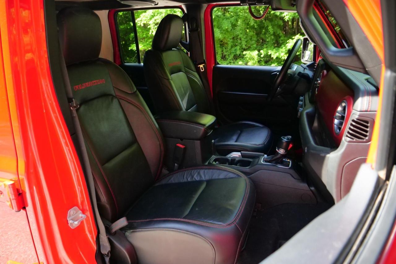 2018 Jeep Wrangler Unlimited Rubicon 4X4 / UPGRADES / Heated Leather Seats! High Point NC