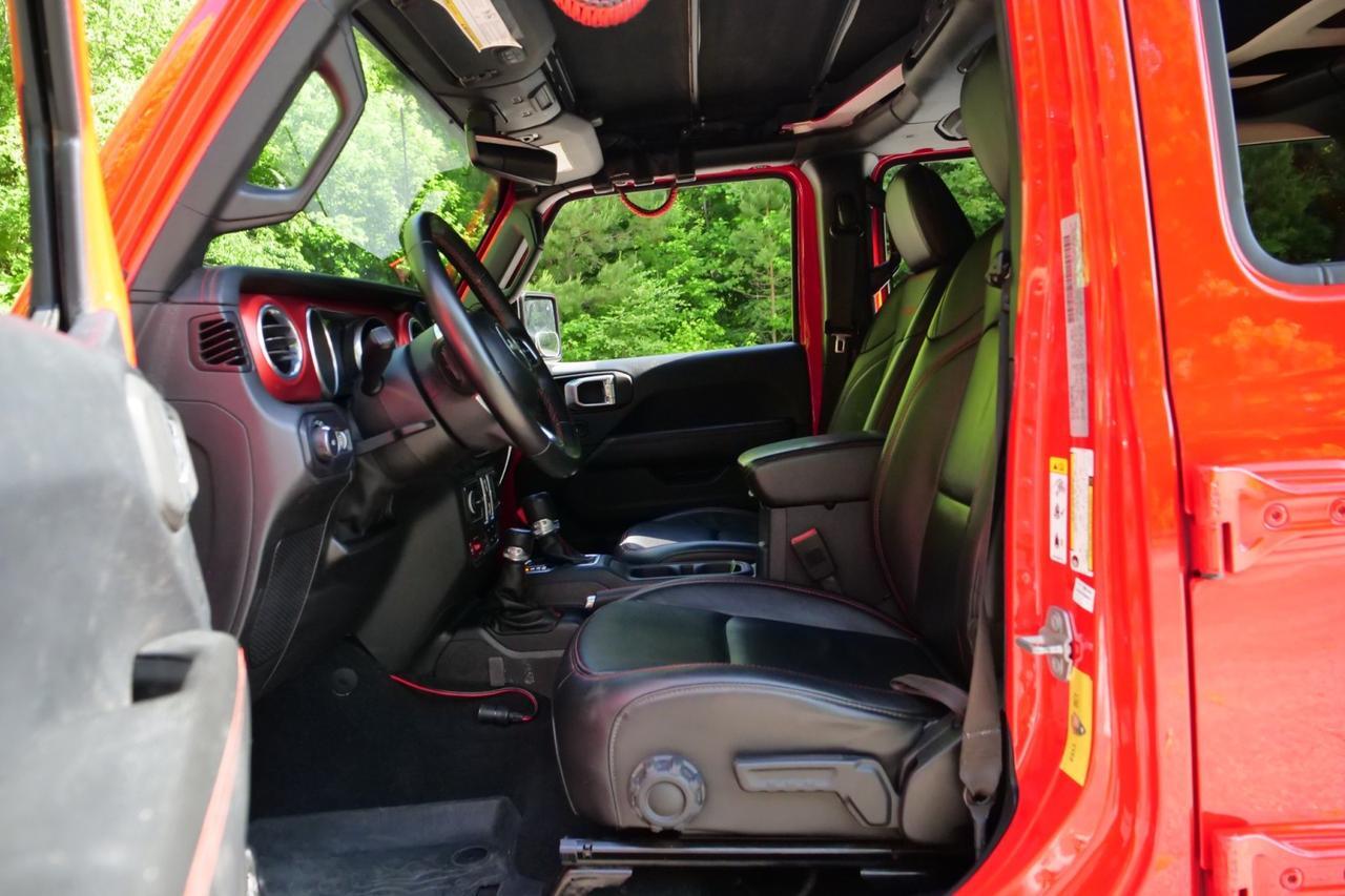 2018 Jeep Wrangler Unlimited Rubicon 4X4 / UPGRADES / Heated Leather Seats! High Point NC