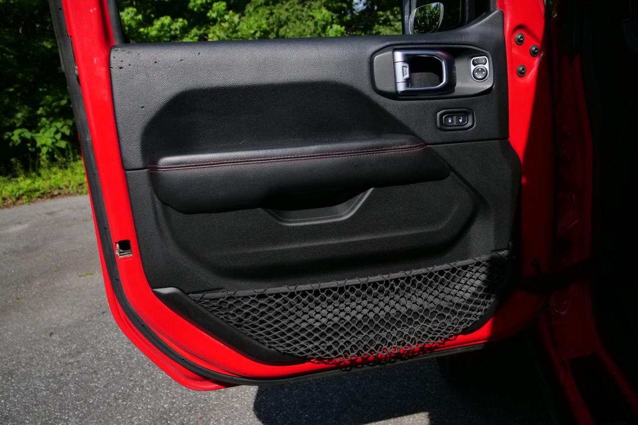 2018 Jeep Wrangler Unlimited Rubicon 4X4 / UPGRADES / Heated Leather Seats! High Point NC
