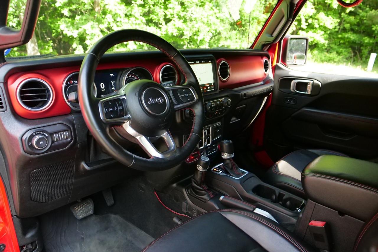 2018 Jeep Wrangler Unlimited Rubicon 4X4 / UPGRADES / Heated Leather Seats! High Point NC