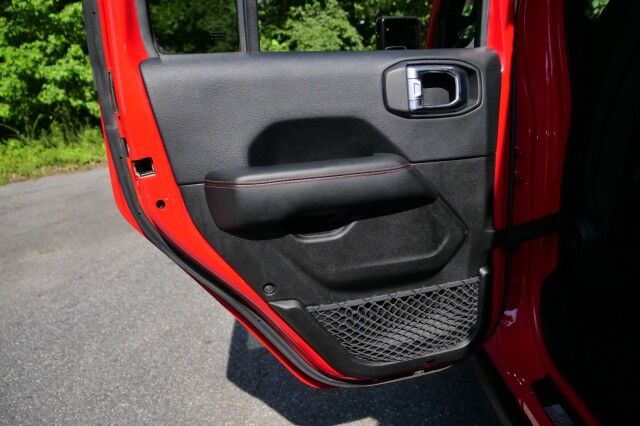2018 Jeep Wrangler Unlimited Rubicon 4X4 / UPGRADES / Heated Leather Seats! High Point NC