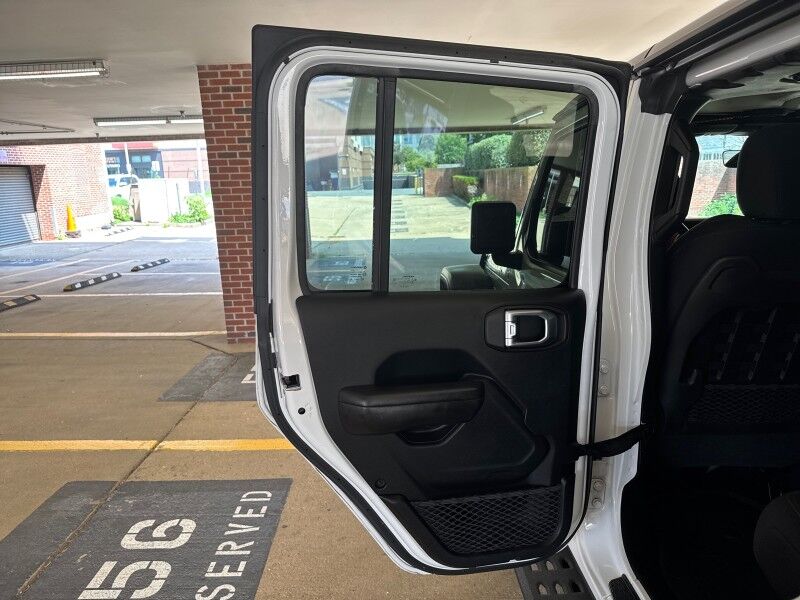 2018 Jeep Wrangler Unlimited Rubicon AWD/4WD w/ Electronic Infotainment System Group Arlington VA