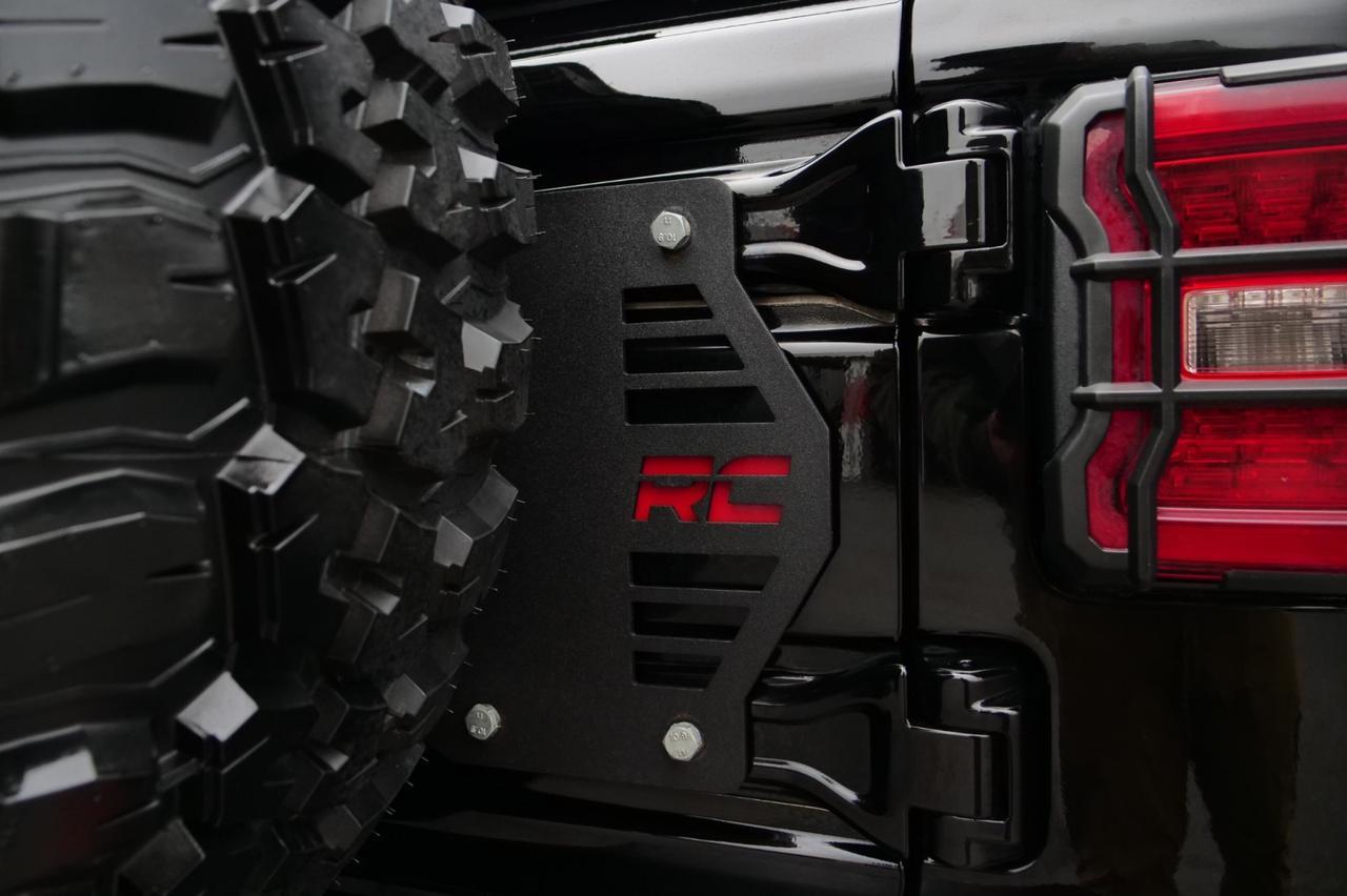 2018 Jeep Wrangler Unlimited Sahara 4X4 / Cold Weather Group / Leather Seats! Lincolnton NC