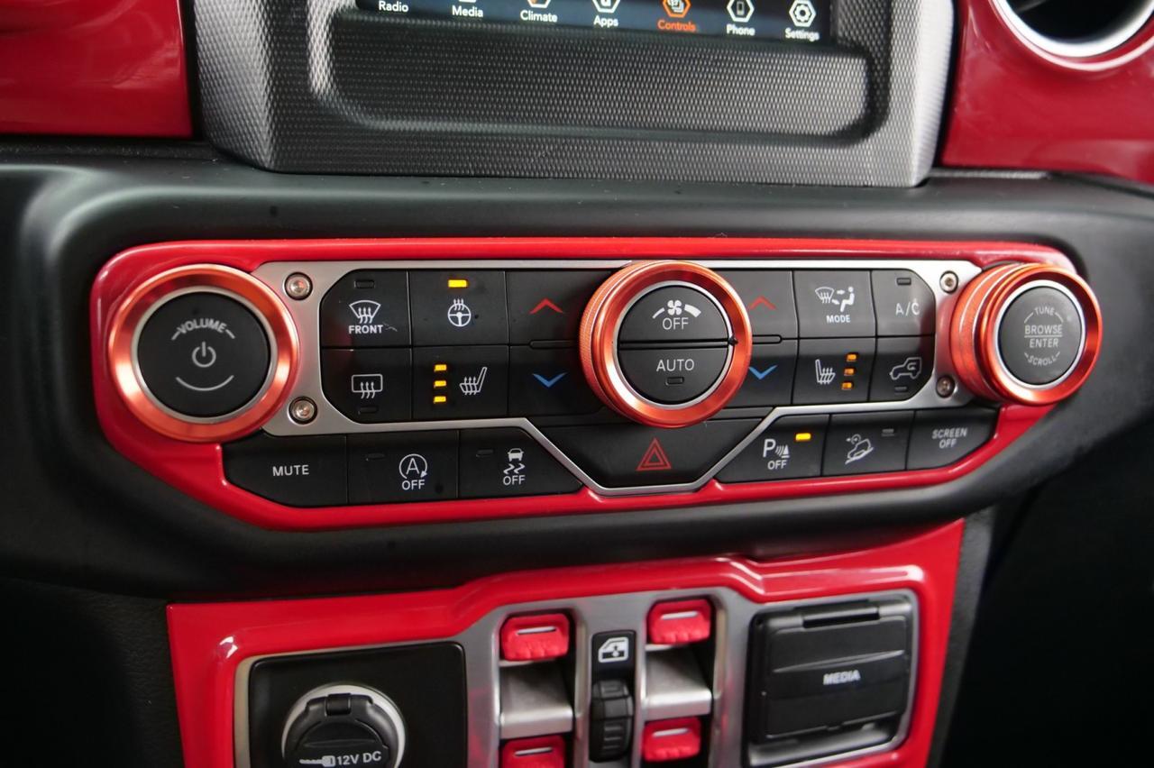 2018 Jeep Wrangler Unlimited Sahara 4X4 / Cold Weather Group / Leather Seats! Lincolnton NC